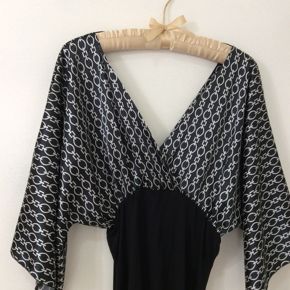 Kimono style black and White Blouse in L.